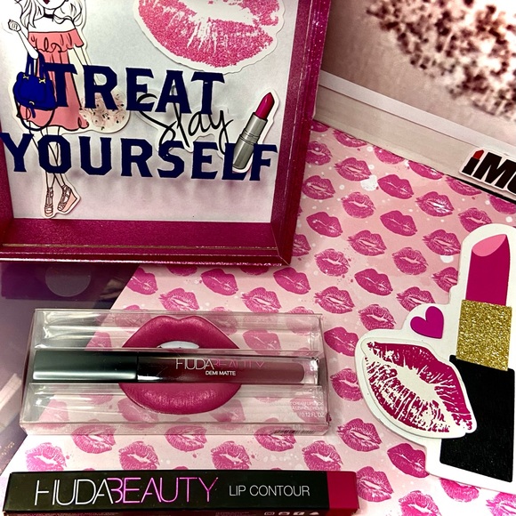 COPY - BACK IN STOCK HUDA BEAUTY Lip Duo - Picture 3 of 9